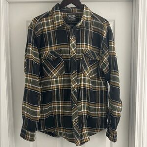 Men’s Plaid Flannel Button-up Shirt